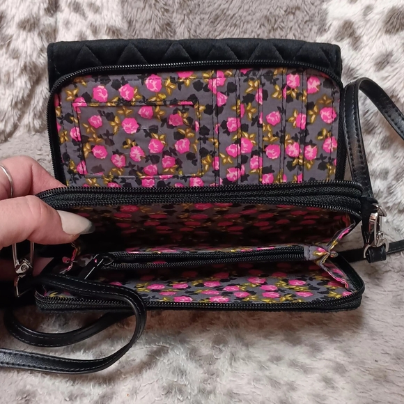 Black Quilted Crossbody Bag By Vera Bradley - Picture 4 of 6